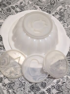 Vintage Tupperware Jel-N-Serve With 4 Stencil Lids *BINJ